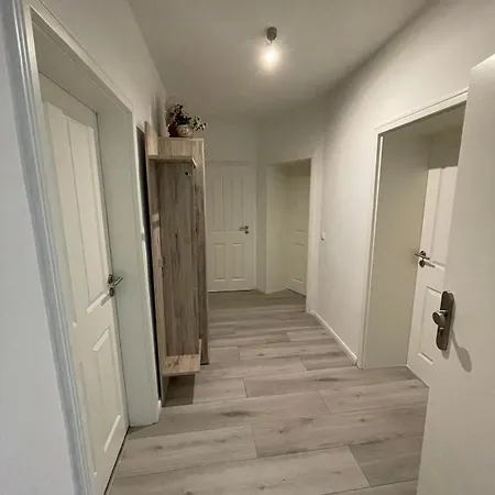 Guenstige Und Traumhafte Ferien- Und Monteurswohnung Zentral In شقة