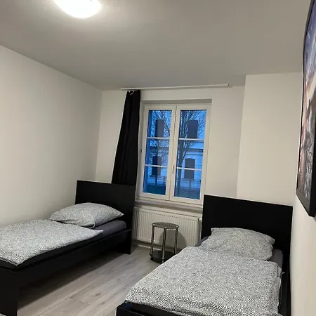 Guenstige Und Traumhafte Ferien- Und Monteurswohnung Zentral In דירה