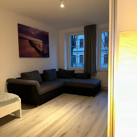 Guenstige Und Traumhafte Ferien- Und Monteurswohnung Zentral In Apartament Lipsk